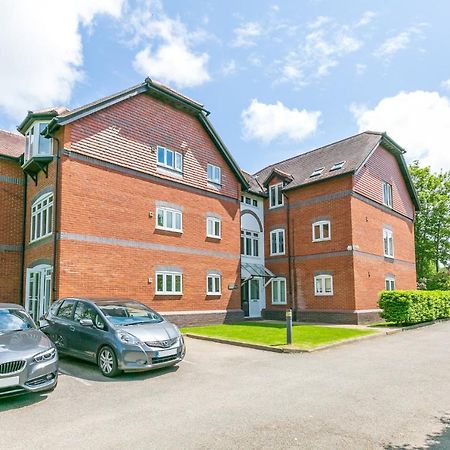 Large Apartment With Parking Guildford Eksteriør bilde
